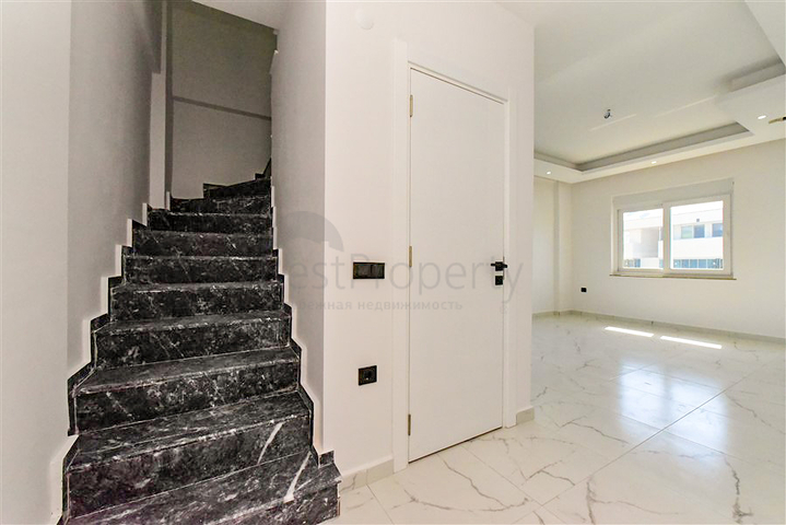 Пентхаус з видом на море в районі Конакли