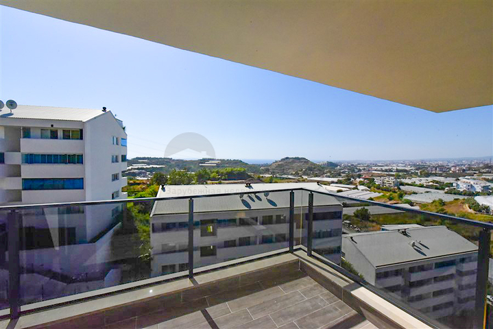 Пентхаус з видом на море в районі Конакли