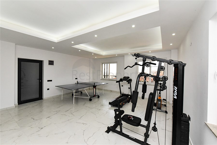 Пентхаус з видом на море в районі Конакли