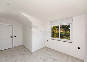 Пентхаус з видом на море в районі Конакли