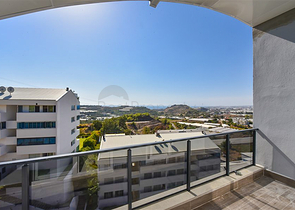 Пентхаус з видом на море в районі Конакли