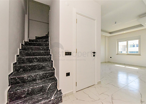 Пентхаус з видом на море в районі Конакли