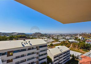 Пентхаус з видом на море в районі Конакли