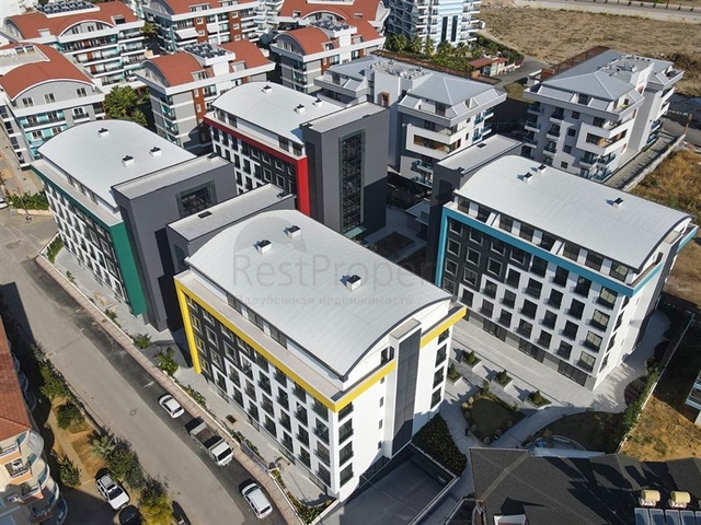 Обладнаний просторий офіс в бізнес-центрі в районі Оба