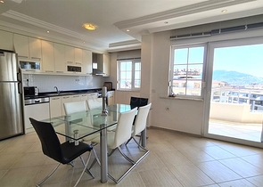 Пентхаус 4 + 1 з видом на море в самому центрі Аланії