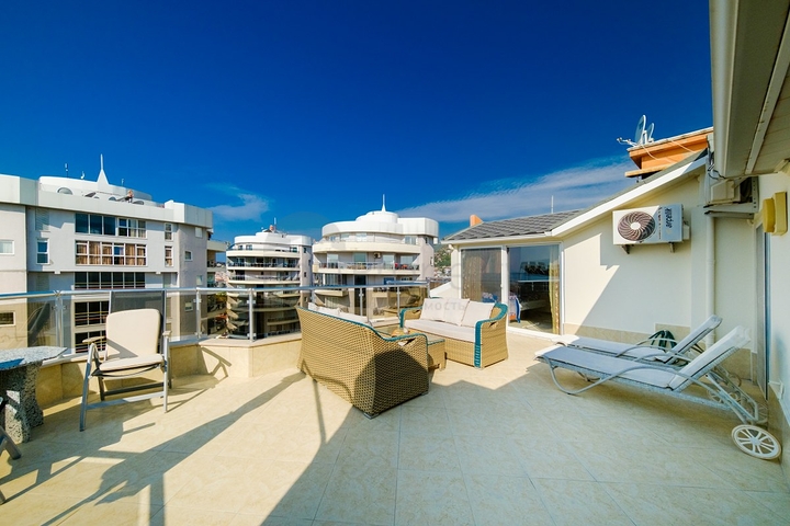 Пентхаус 4 + 1 з видом на море в Джікджіллі