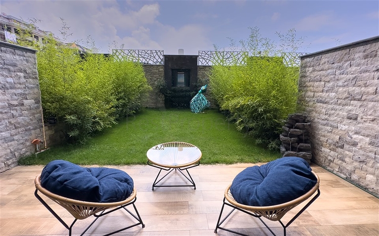 Садовий дуплекс 2 + 1 на першій береговій лінії в Каргиджаку