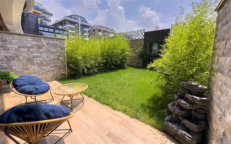 Садовий дуплекс 2 + 1 на першій береговій лінії в Каргиджаку