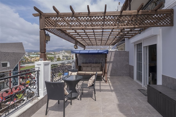 Затишна квартира 2+1 в районі Конакли 