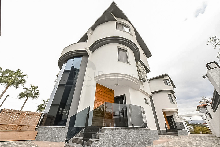 Стильна вілла 4 + 1 в районі Паяллар