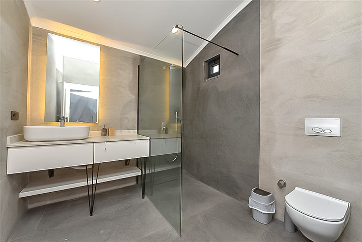 Стильна вілла 4 + 1 в районі Паяллар