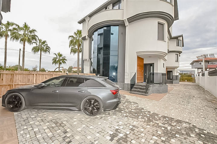 Стильна вілла 4 + 1 в районі Паяллар