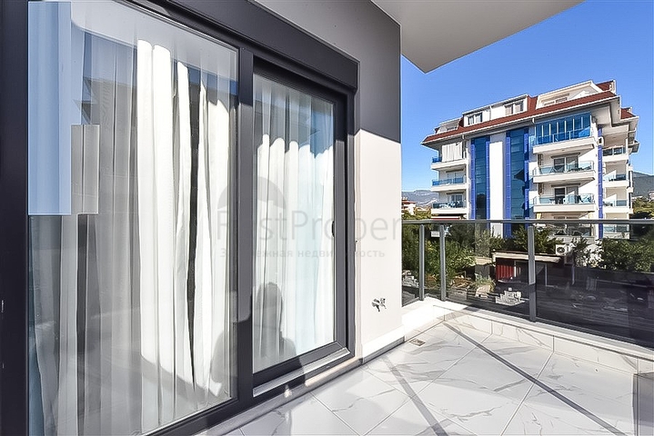 Світла мебелированная квартира в пішій доступності від моря