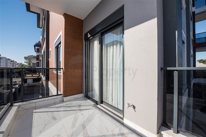 Світла мебелированная квартира в пішій доступності від моря