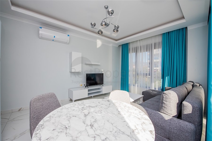 Світла мебелированная квартира в пішій доступності від моря