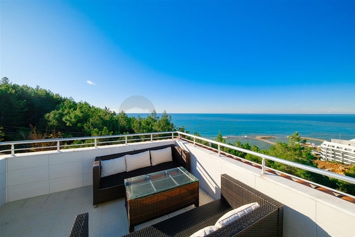 Пентхаус 3 + 1 з панорамними видами на море в районі Конакли