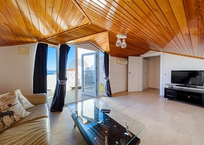 Пентхаус 3 + 1 з панорамними видами на море в районі Конакли