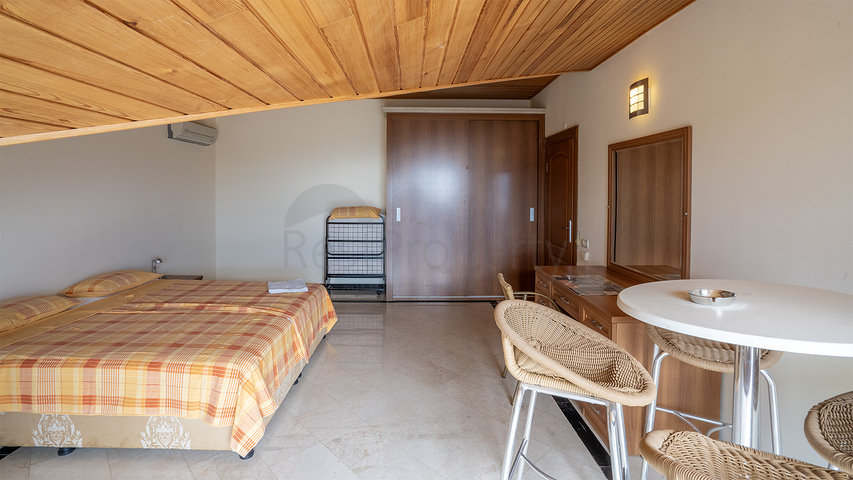 Мебльований пентхаус 4 + 1 з видом на море в центрі Аланії