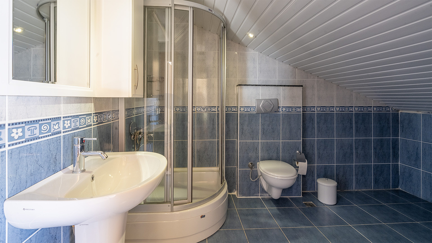 Мебльований пентхаус 4 + 1 з видом на море в центрі Аланії