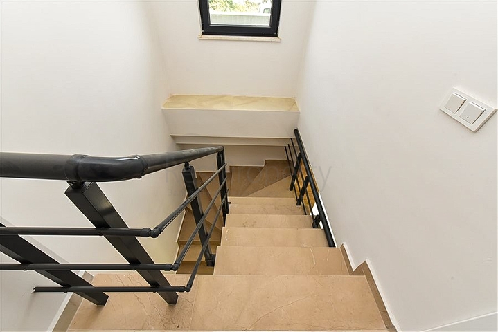 Квартира 2 + 1 зі своїм садом в Кестелі