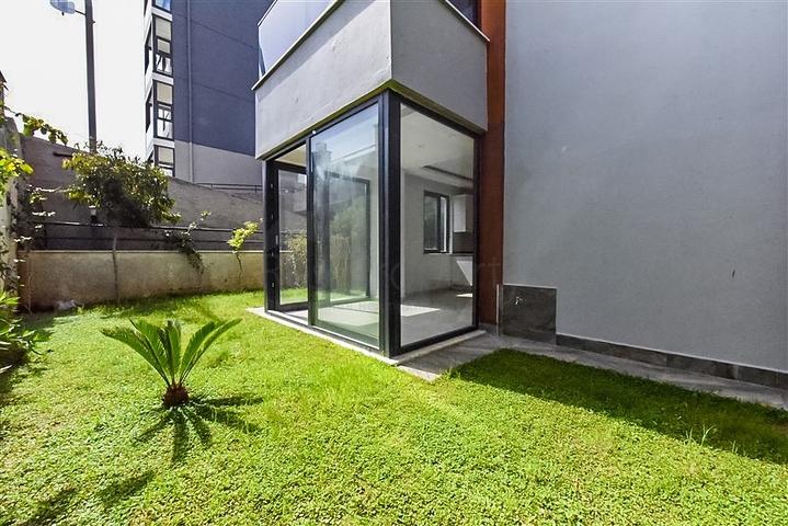 Квартира 2 + 1 зі своїм садом в Кестелі