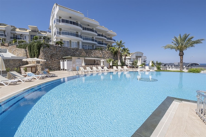 Просторий пентхаус плануванням 3 + 1 в районі Конакли. 