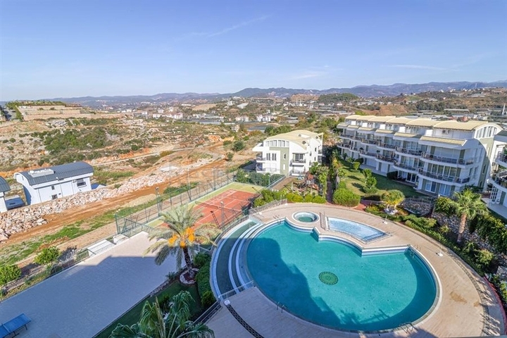 Просторий пентхаус плануванням 3 + 1 в районі Конакли. 