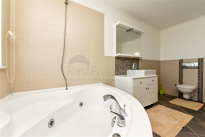 Просторий пентхаус плануванням 3 + 1 в районі Конакли. 