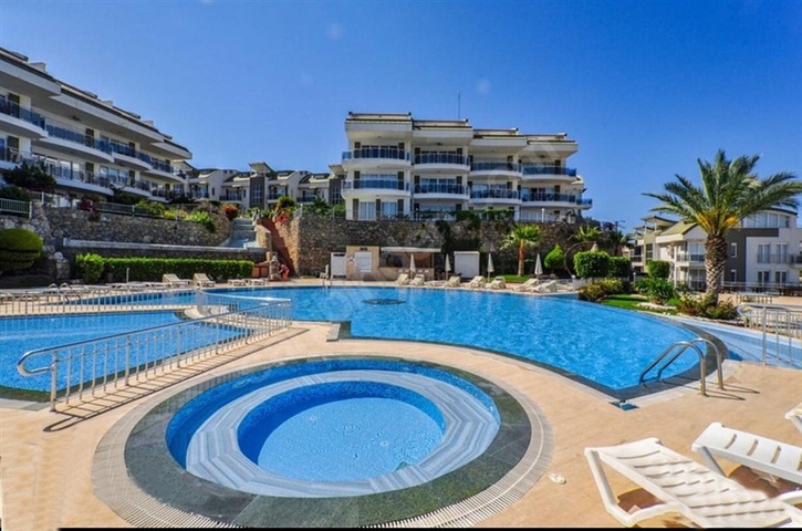 Просторий пентхаус плануванням 3 + 1 в районі Конакли. 