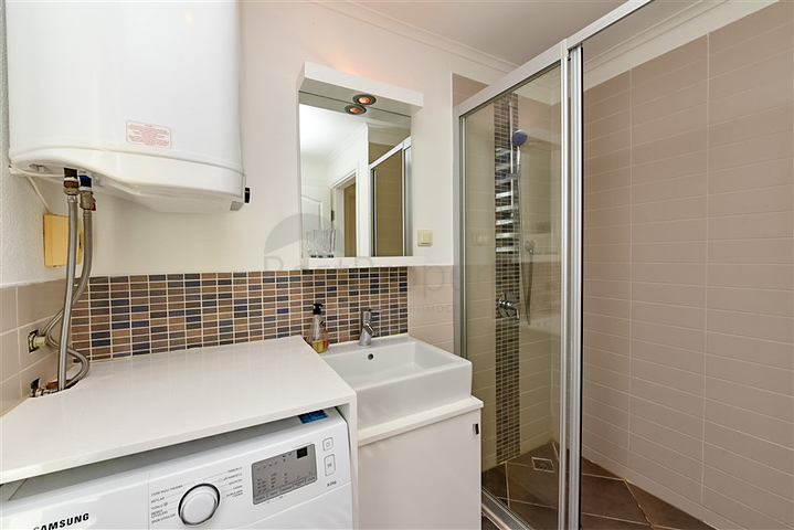 Просторий пентхаус плануванням 3 + 1 в районі Конакли. 