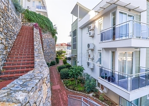 Просторий пентхаус плануванням 3 + 1 в районі Конакли. 