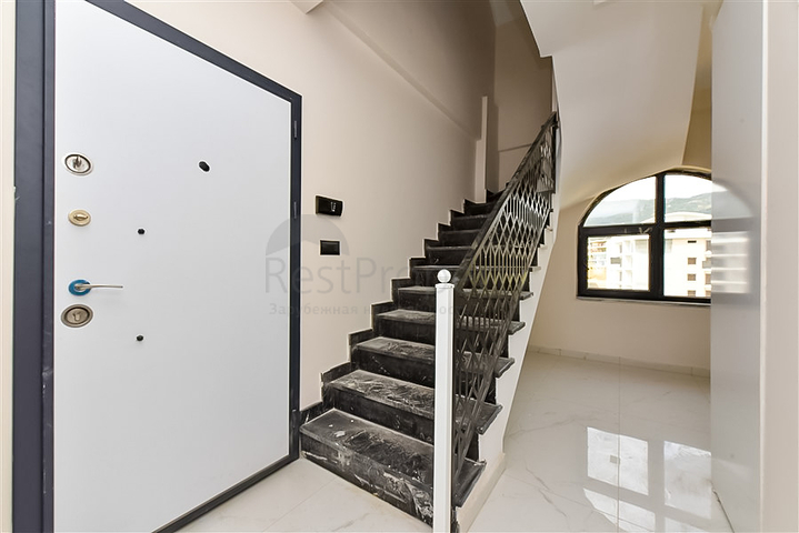 Пентхаус 2 + 1 в районі Оба