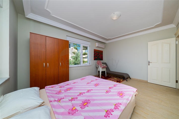 Вілла з панорамними видами на море і гори