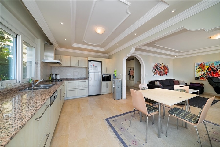 Вілла з панорамними видами на море і гори