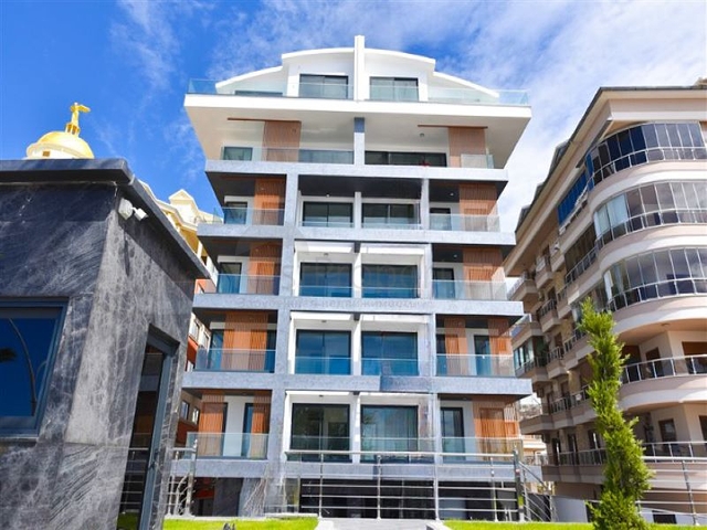 Розкішний Пентхаус на першій береговій лінії в Оба