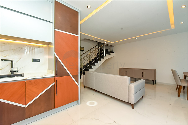 Розкішний Пентхаус на першій береговій лінії в Оба