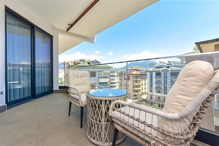 Розкішний Пентхаус на першій береговій лінії в Оба