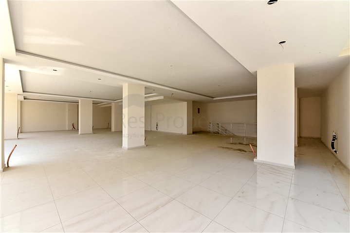 Комерційне приміщення в районі Оба