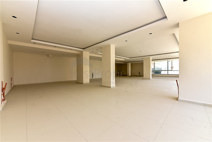 Комерційне приміщення в районі Оба