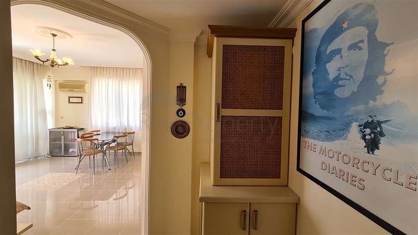 Квартира 1 + 1 великої площі в центрі Аланії