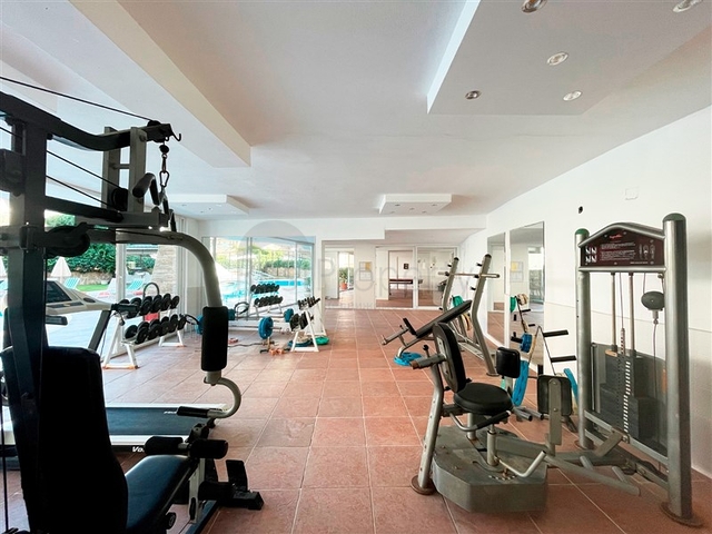 Пентхаус плануванням 3+1 з видом на море і гори