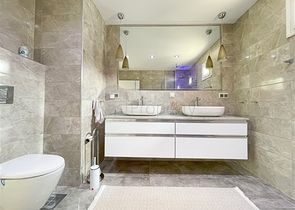 Пентхаус плануванням 3+1 з видом на море і гори