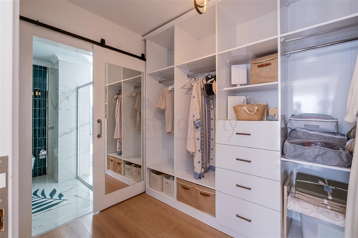 Ідеальний будинок біля моря: ексклюзивна вілла в популярному районі Оби