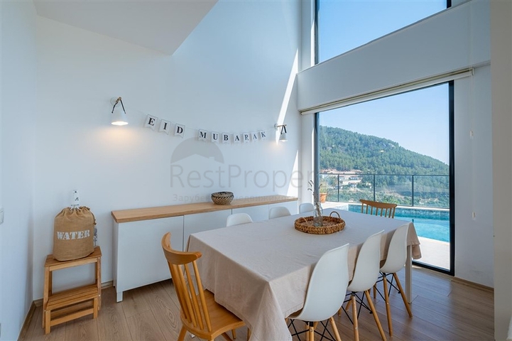 Ідеальний будинок біля моря: ексклюзивна вілла в популярному районі Оби