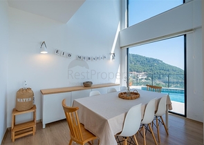 Ідеальний будинок біля моря: ексклюзивна вілла в популярному районі Оби