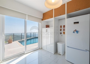 Ідеальний будинок біля моря: ексклюзивна вілла в популярному районі Оби