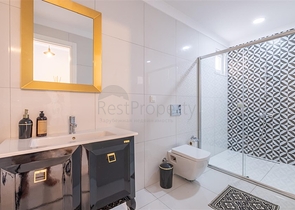 Ідеальний будинок біля моря: ексклюзивна вілла в популярному районі Оби