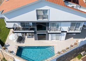 Ідеальний будинок біля моря: ексклюзивна вілла в популярному районі Оби