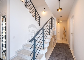 Ідеальний будинок біля моря: ексклюзивна вілла в популярному районі Оби