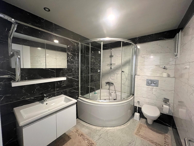 Дуплекс 4 + 1 в сучасному комплексі в районі Кестель